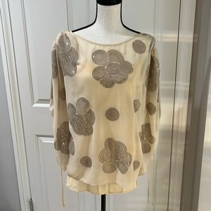 Robbi & Nikki cream and sequin top